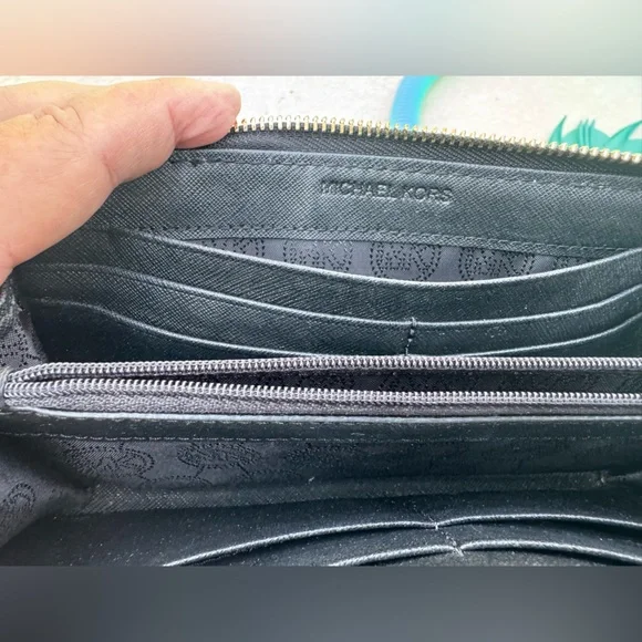 Michael Kors Jet Set Travel Center Saffiano Leather Tote & Wallet NWOT - Picture 16 of 16